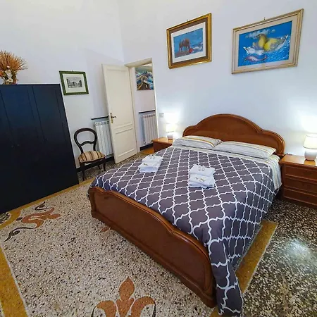 La Casa Dell'arte - The House Of Art Apartment *