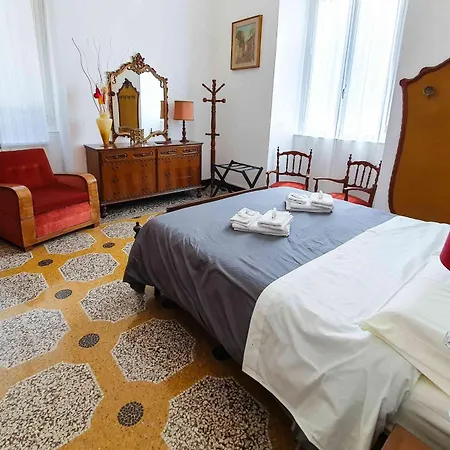 Apartment La Casa Dell'arte - The House Of Art Genoa